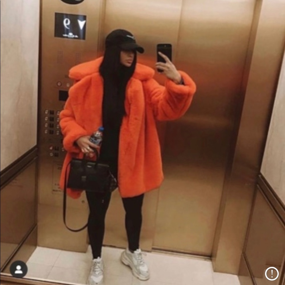 I’M LOOKING FOR! Pretty Little Thing orange coat.